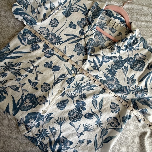 Joie Navy and White Floral Blouse - Picture 6 of 8